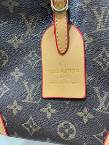 Famous Bucket Bag